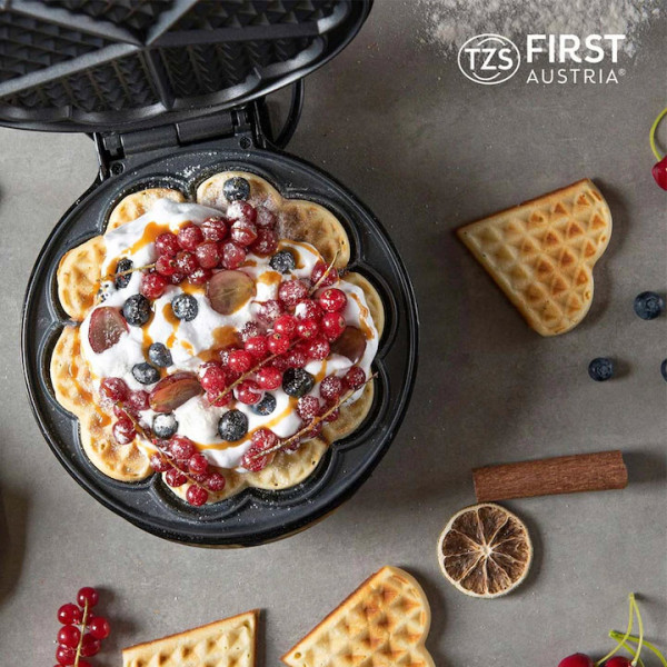 Гофретник First Austria FA-5300-1, 700W, Форми-сърце, Инокс/черен